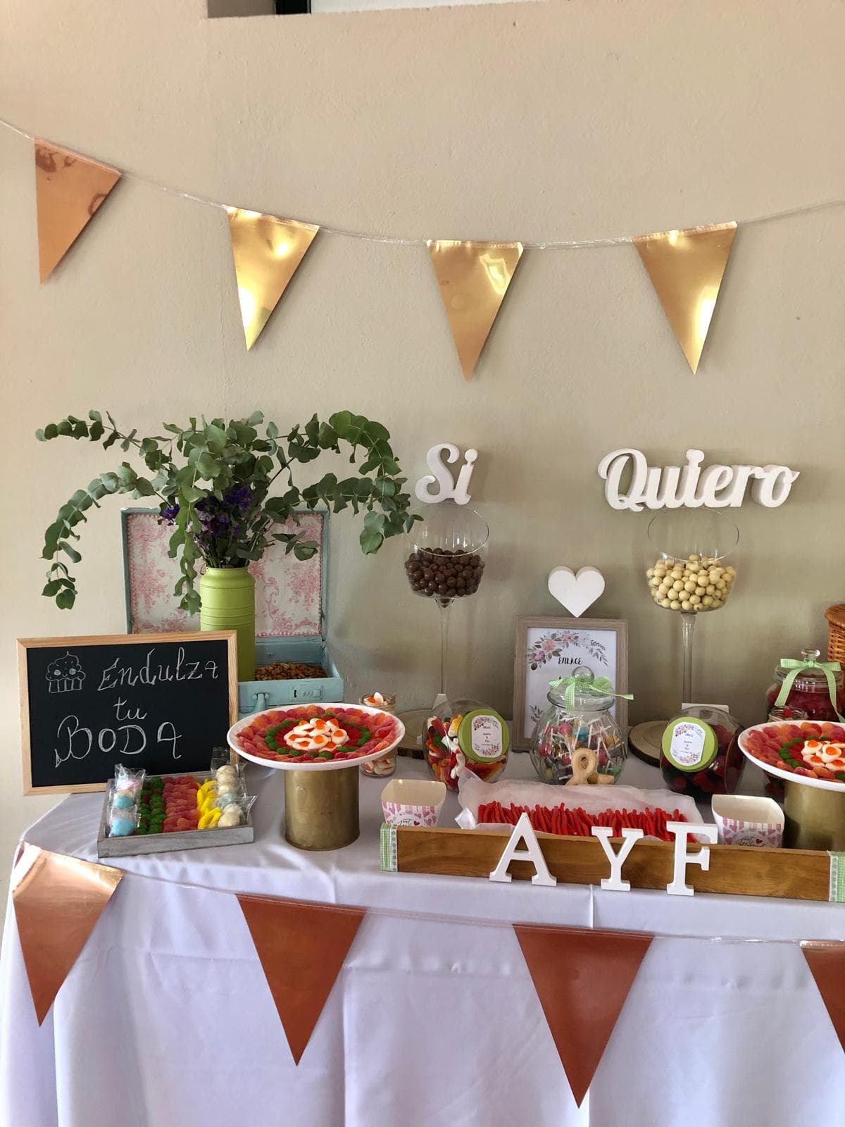 Glitter Bar en Sevilla: La tendencia brillante para la barra libre de tu boda